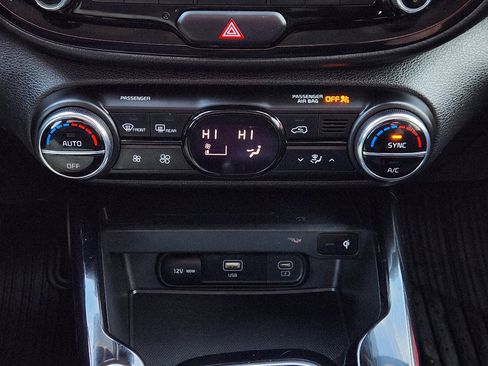 Certified 2024 Kia Soul GT-Line w/ Option Group 020 image 18