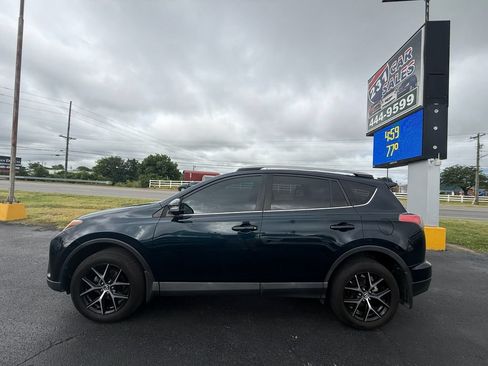 Used 2018 Toyota RAV4 SE w/ Power Extra Value Package AWD/4WD image 7