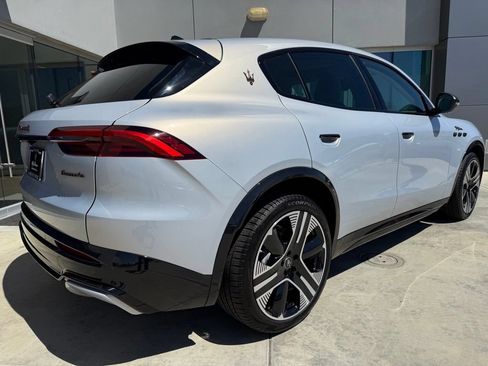 Certified 2025 Maserati Grecale Folgore AWD/4WD image 3