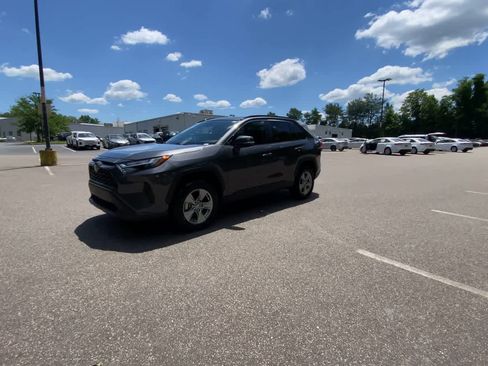 Used 2025 Toyota RAV4 XLE AWD/4WD image 12