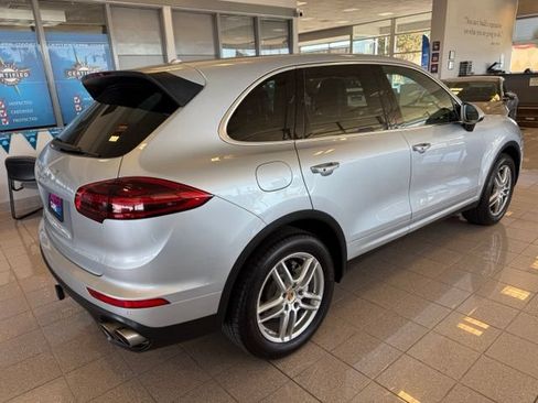Used 2017 Porsche Cayenne S AWD/4WD image 5