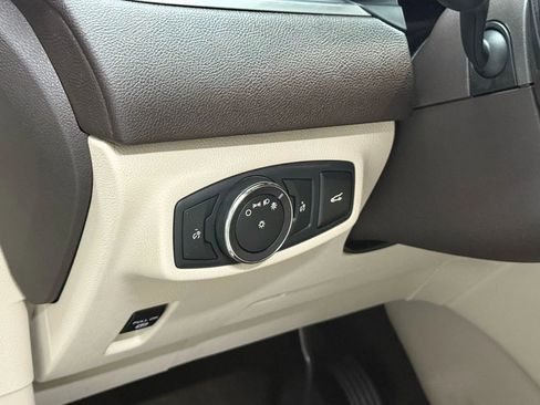 Used 2019 Lincoln MKC Premiere image 35