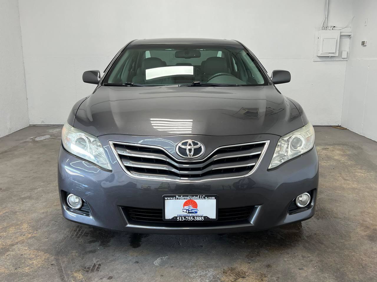 Used 2011 Toyota Camry XLE w/ XLE Extra-Value Pkg #2 FWD image 6