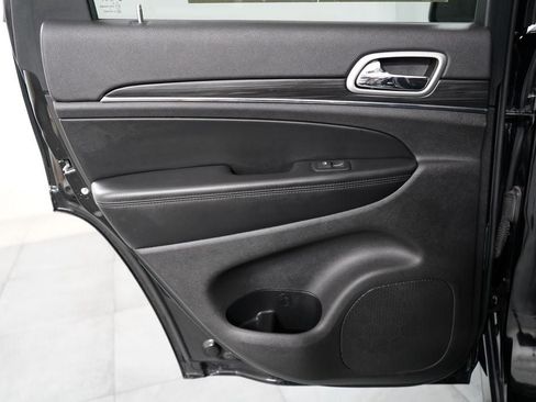 Used 2019 Jeep Grand Cherokee Limited AWD/4WD image 25