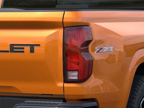 Used 2026 Chevrolet Colorado Z71 w/ Technology Package AWD/4WD image 11