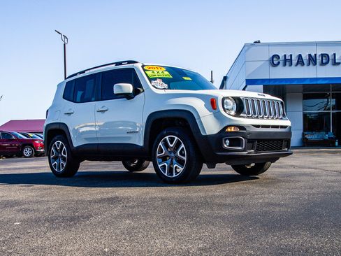 Used 2017 Jeep Renegade Latitude w/ Cold Weather Group AWD/4WD image 9