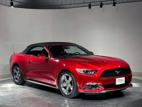 Used 2015 Ford Mustang Convertible w/ Equipment Group 051A RWD image 83