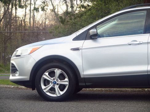Used 2013 Ford Escape SE image 29