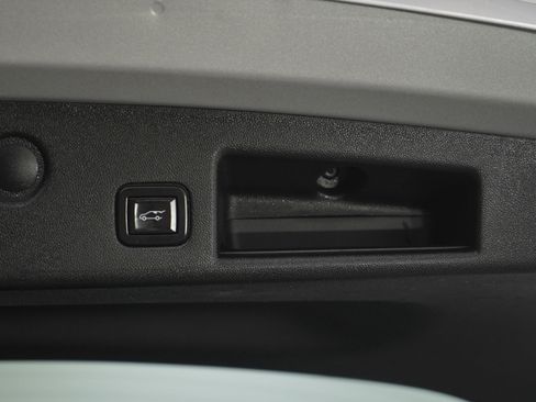 Used 2022 Chevrolet Equinox LT image 11