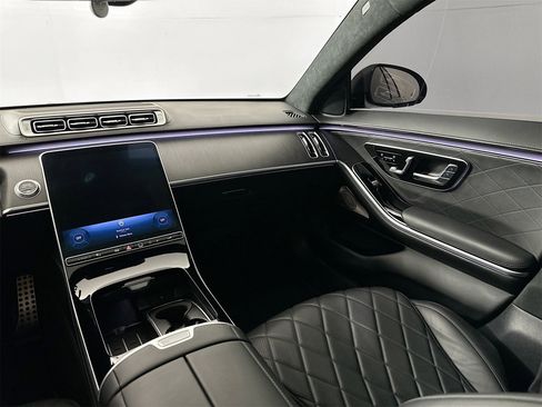 Used 2021 Mercedes-Benz S 580 4MATIC Sedan w/ AMG Line image 26