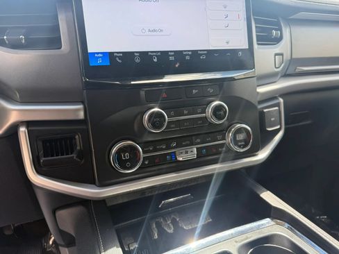 Used 2022 Ford Expedition XLT AWD/4WD image 26