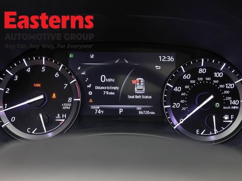 Used 2021 Toyota Highlander XLE AWD/4WD image 18