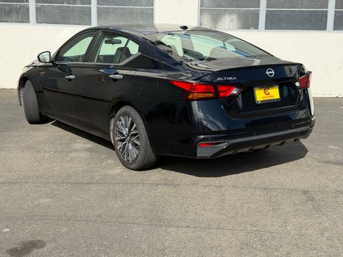 Used 2023 Nissan Altima 2.5 SV image 26