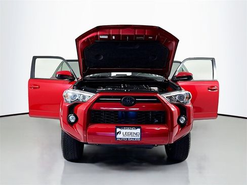 Used 2020 Toyota 4Runner SR5 image 23