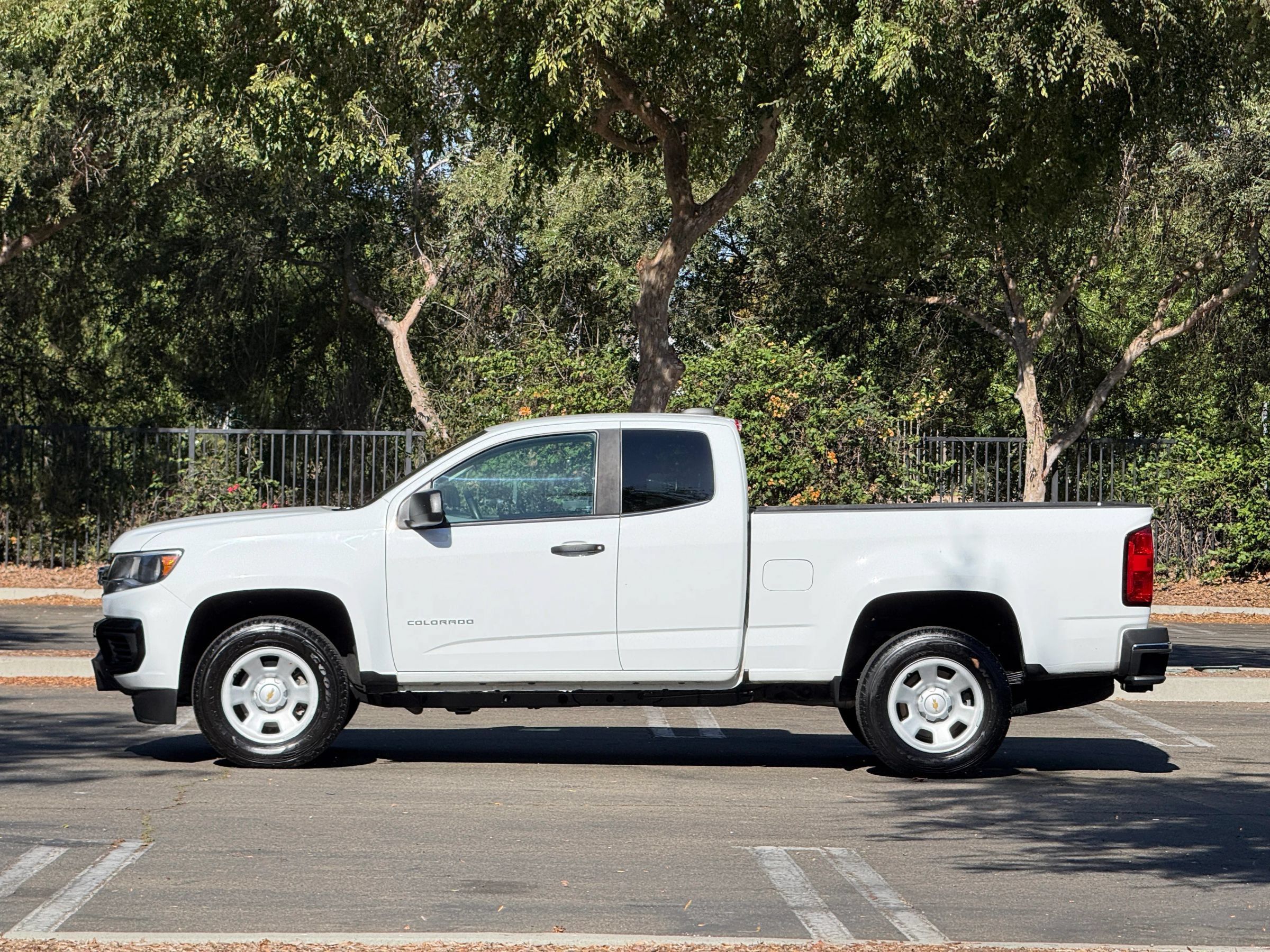 Used 2021 Chevrolet Colorado W/T w/ WT Convenience Package RWD image 2