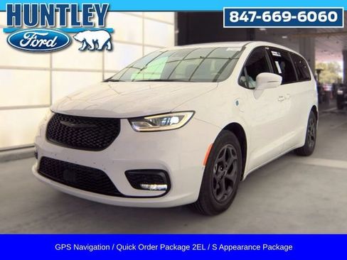 Used 2022 Chrysler Pacifica Touring-L w/ Uconnect Theater Family Group FWD image 1