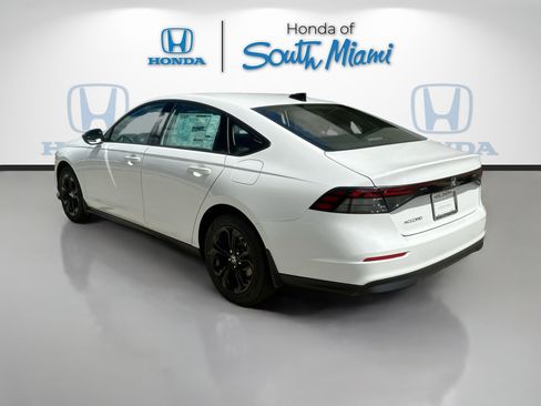 New 2025 Honda Accord SE image 4