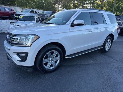 Used 2019 Ford Expedition XLT w/ Equipment Group 202A AWD/4WD image 1