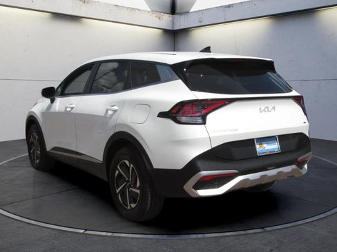 Used 2023 Kia Sportage LX AWD/4WD image 6