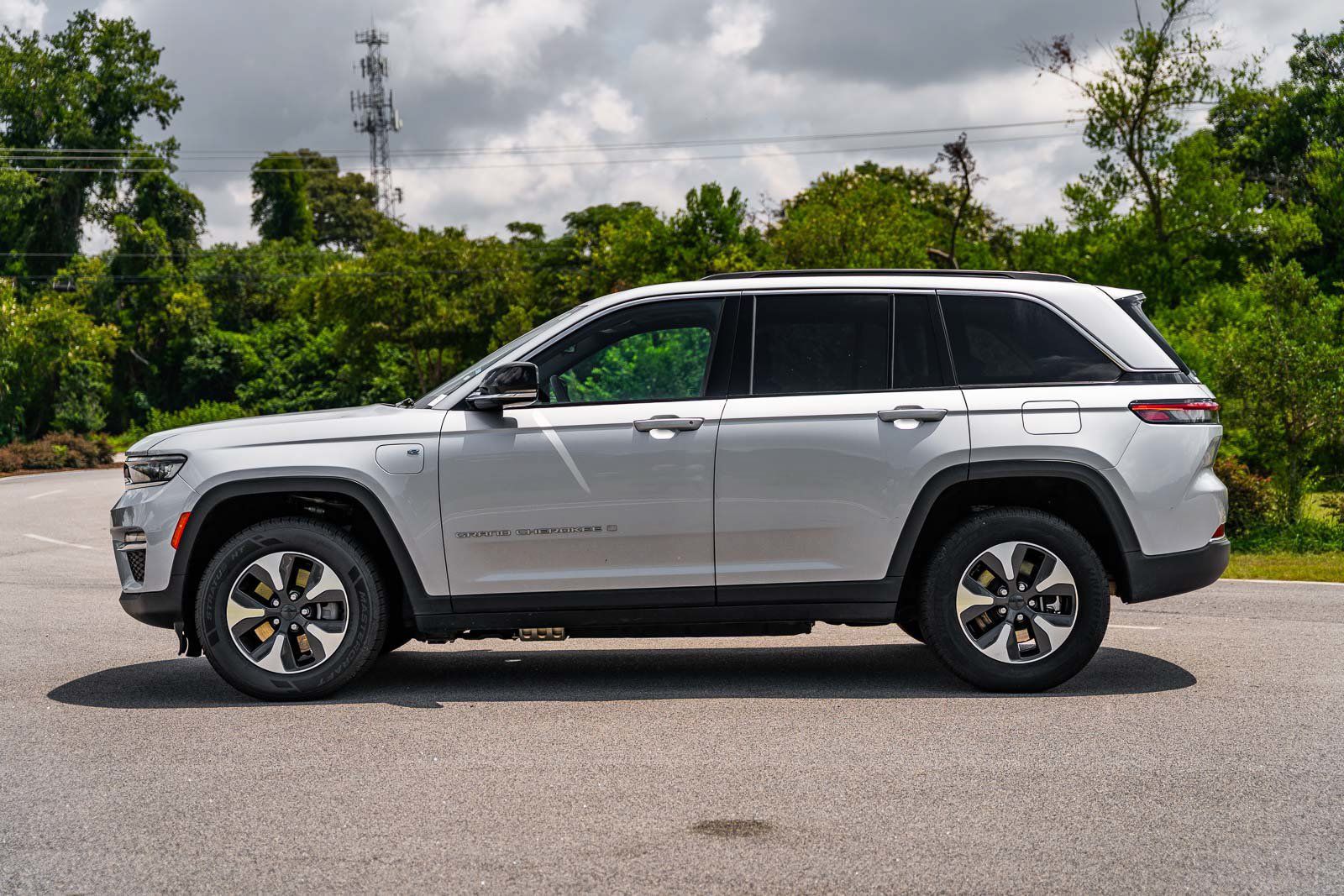 Used 2024 Jeep Grand Cherokee Limited 4xe AWD/4WD image 4