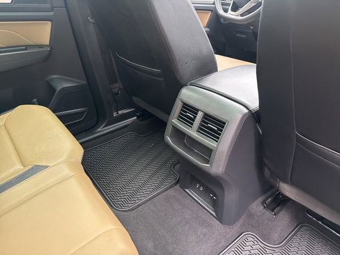 Used 2022 Volkswagen Atlas Cross Sport SE image 53