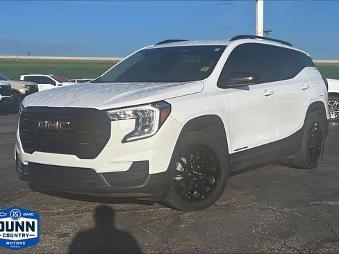 Used 2024 GMC Terrain SLE w/ Elevation Edition FWD image 1