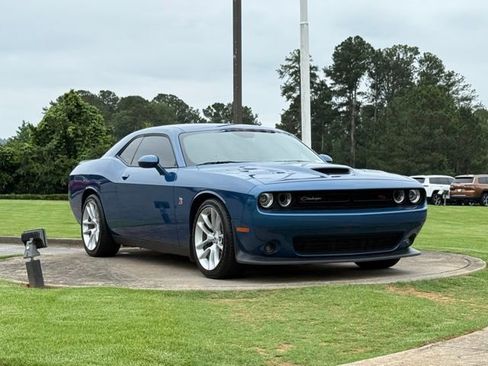 Used 2021 Dodge Challenger R/T Scat Pack w/ Driver Convenience Group RWD image 9