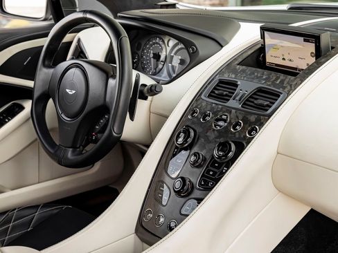 Used 2018 Aston Martin Vanquish S RWD image 30