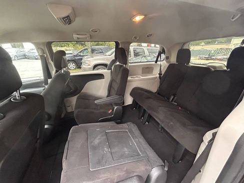 Used 2014 Dodge Grand Caravan SXT FWD image 10