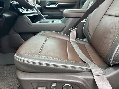 Used 2024 GMC Sierra 2500 Denali w/ Denali Reserve Package image 10