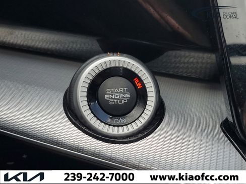 Used 2022 Jeep Grand Wagoneer Series III w/ HD Trailer Tow Package AWD/4WD image 32