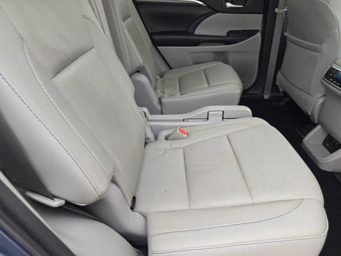 Used 2019 Toyota Highlander Limited AWD/4WD image 20
