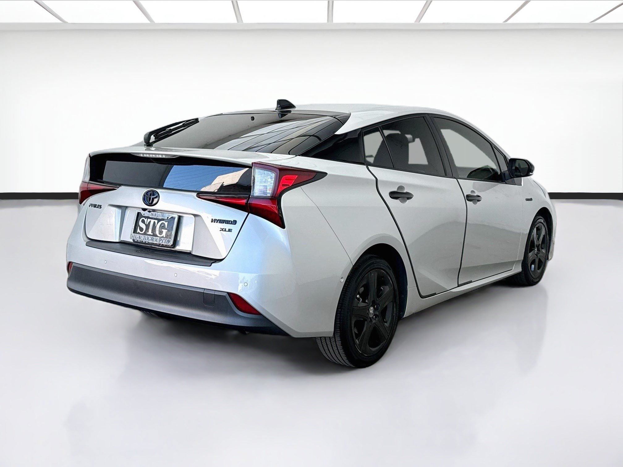 Used 2022 Toyota Prius FWD image 4