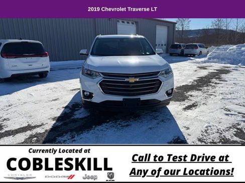 Used 2019 Chevrolet Traverse LT image 2