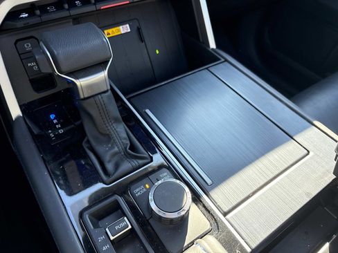 Used 2024 Toyota Sequoia Platinum image 25