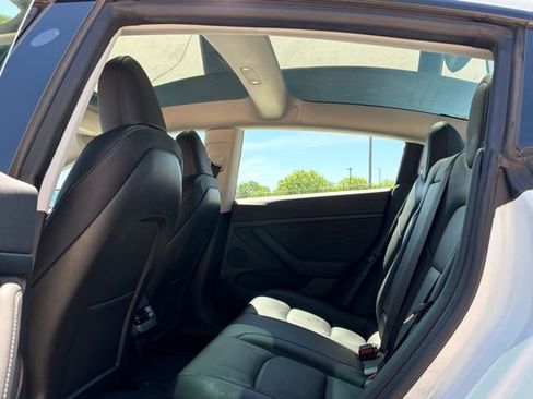 Used 2023 Tesla Model 3 Standard Range image 12