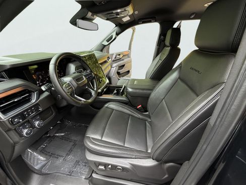 Used 2025 GMC Yukon Denali AWD/4WD image 6