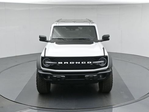 Used 2025 Ford Bronco Badlands image 38