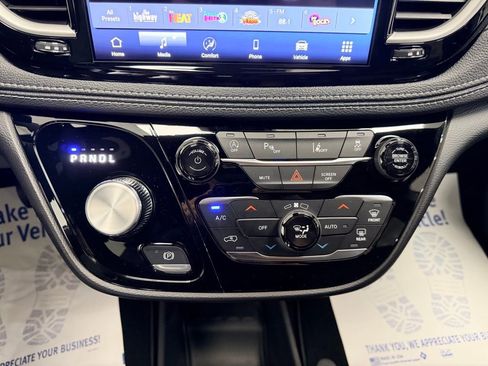 New 2027 Chrysler Pacifica Select FWD image 16