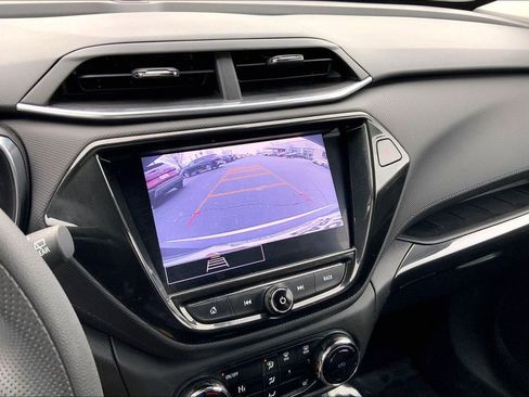 Used 2022 Chevrolet TrailBlazer LT w/ Convenience Package image 11