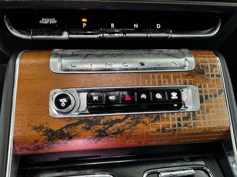 Certified 2025 Lincoln Aviator Black Label image 42