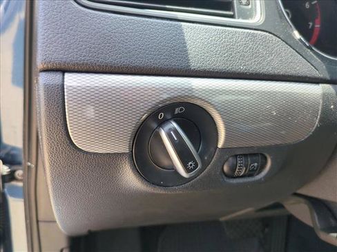 Used 2018 Volkswagen Jetta SE FWD image 11