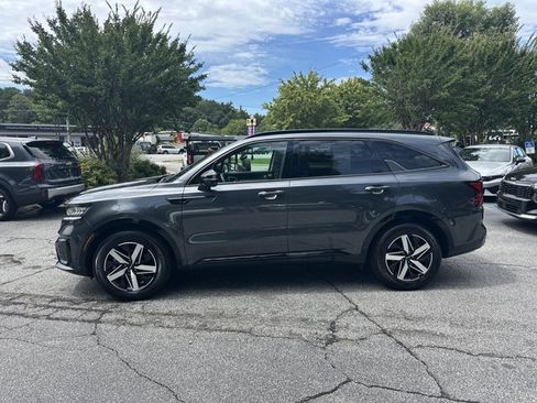 Certified 2022 Kia Sorento S w/ Panoramic Sunroof Package FWD image 9