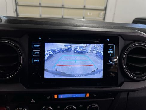 Used 2017 Toyota Tacoma TRD Pro AWD/4WD image 25