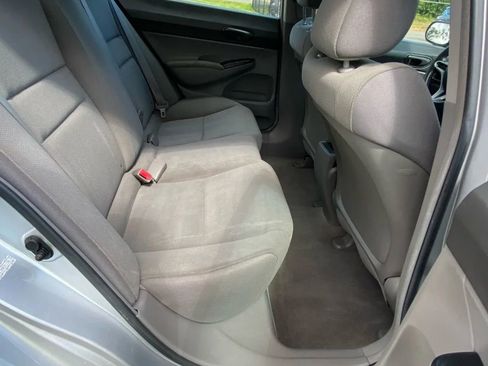 Used 2010 Honda Civic DX-VP image 17