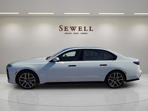 New 2026 BMW 750e xDrive w/ Premium Package AWD/4WD image 2