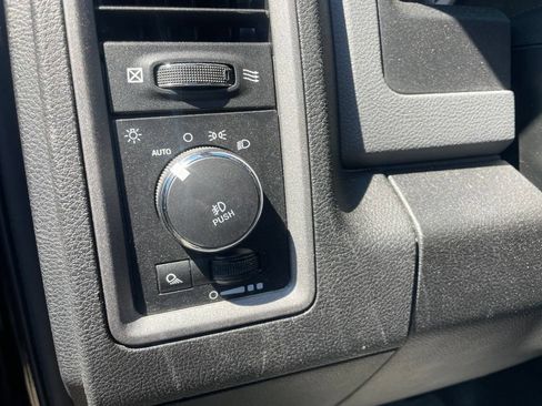 Used 2019 RAM 1500 Express w/ Express Value Package AWD/4WD image 13