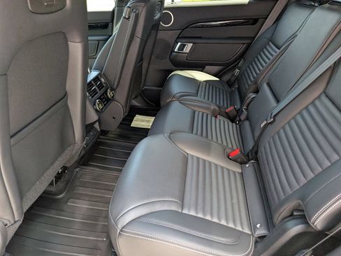 New 2026 Land Rover Discovery S AWD/4WD image 23