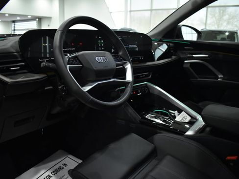 Used 2025 Audi Q5 Premium Plus w/ Premium Plus AWD/4WD image 14
