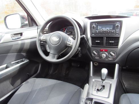 Used 2011 Subaru Forester 2.5X Premium w/ All-Weather Pkg image 9
